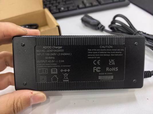 Buen precio 4A Cargador para Bosch Active/Performance Line e-bike Cargador estándar de batería de 36 V en línea